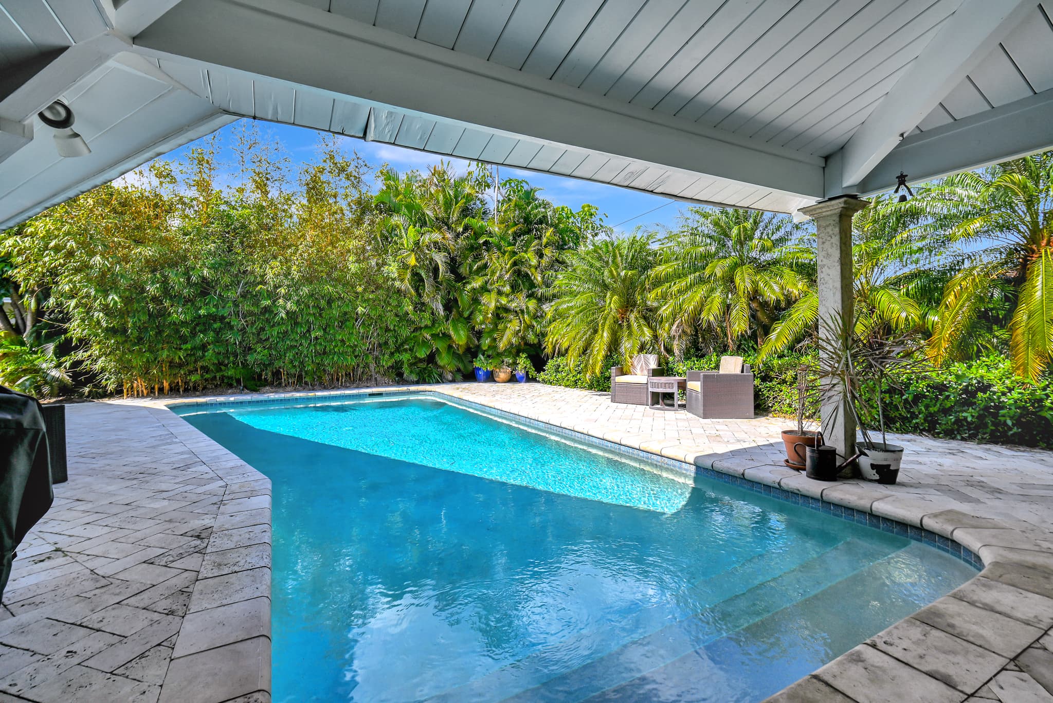 Outdoor living area of John Brady's Fort Lauderdale home sale